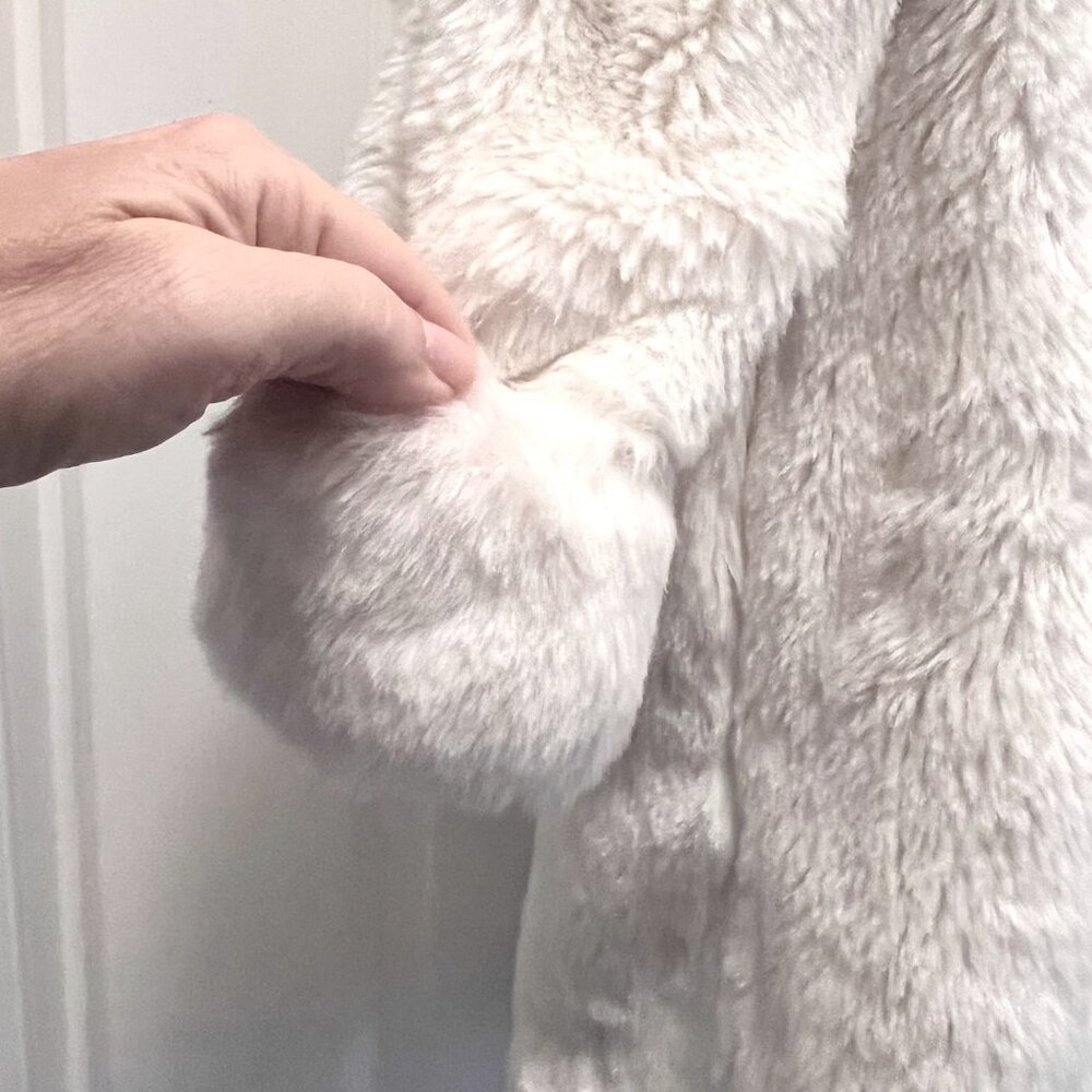 Neiman Marcus Girls Helena Faux Fur Coat-Ivory/Cream-Size 3T-Formal-Festive-Warm - Picture 6 of 16